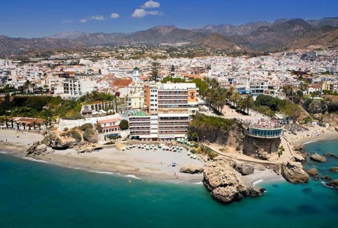 Neptuno Torrecilla Beach เนร์คา ภายนอก รูปภาพ